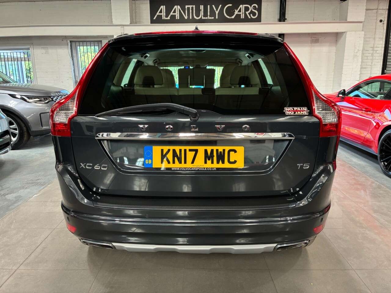 2017 VOLVO XC60 2017 VOLVO XC60