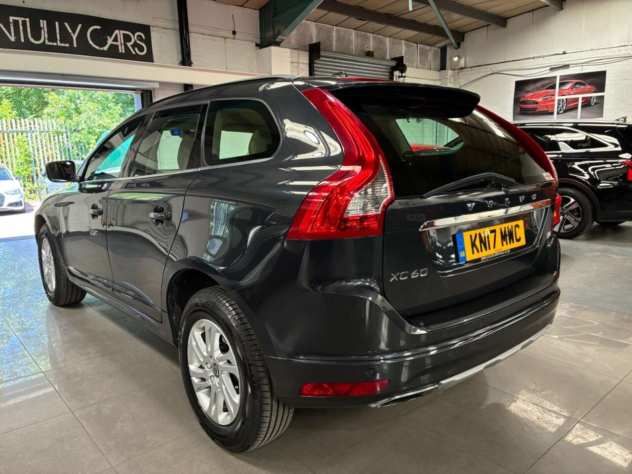 2017 VOLVO XC60 2017 VOLVO XC60