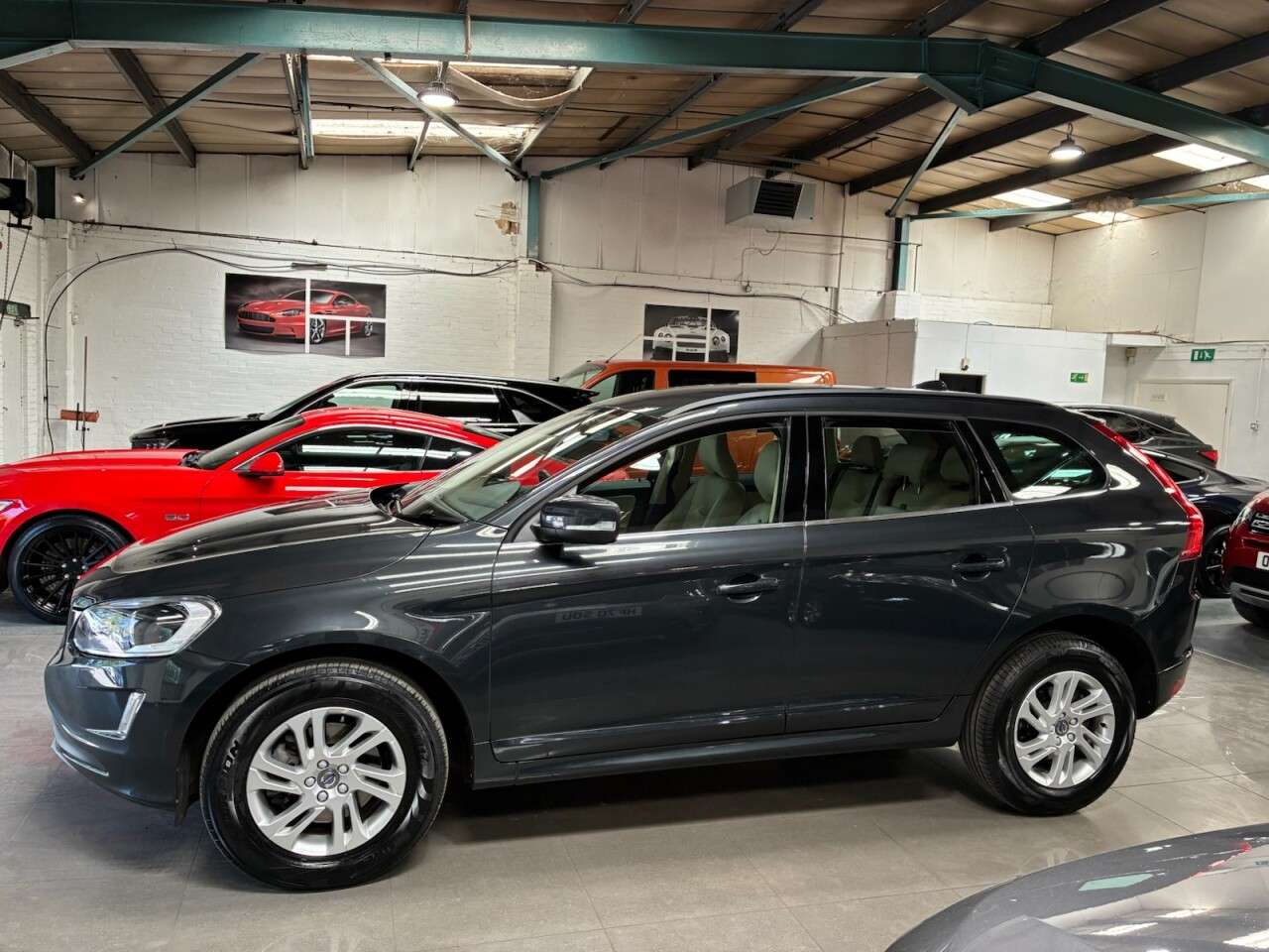 2017 VOLVO XC60 2017 VOLVO XC60