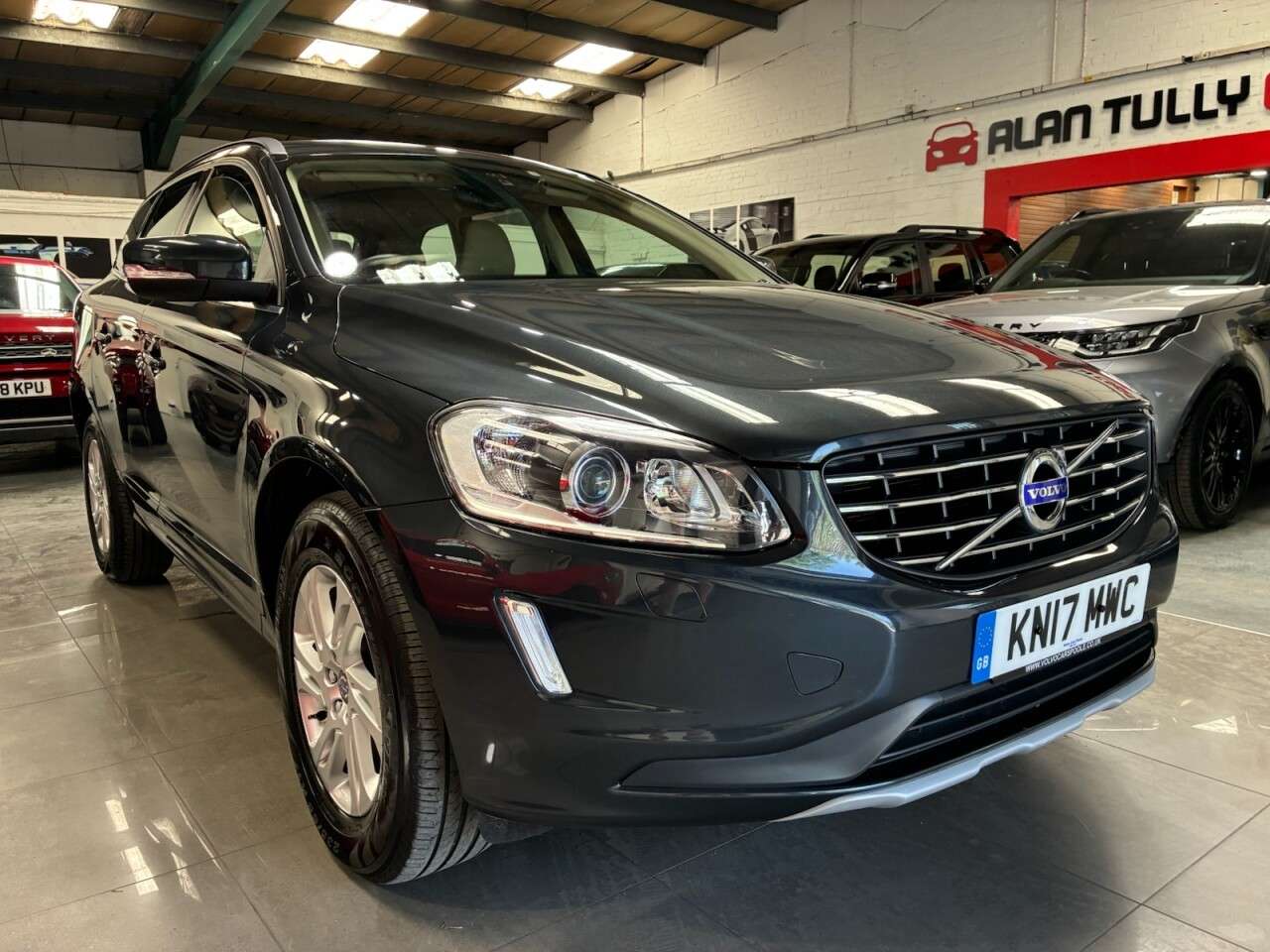 2017 VOLVO XC60 2017 VOLVO XC60