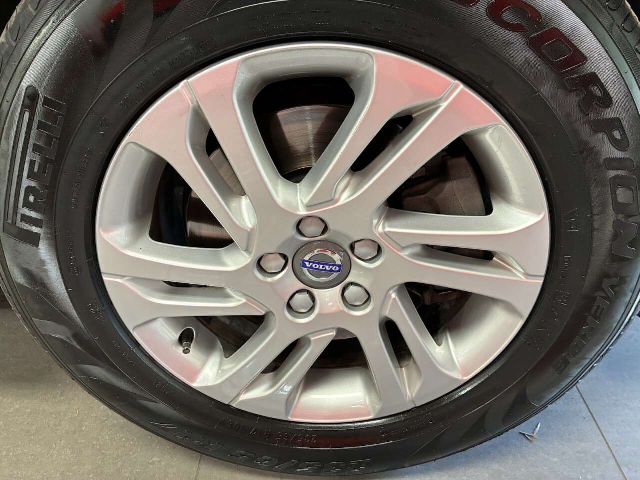 2017 VOLVO XC60 2017 VOLVO XC60