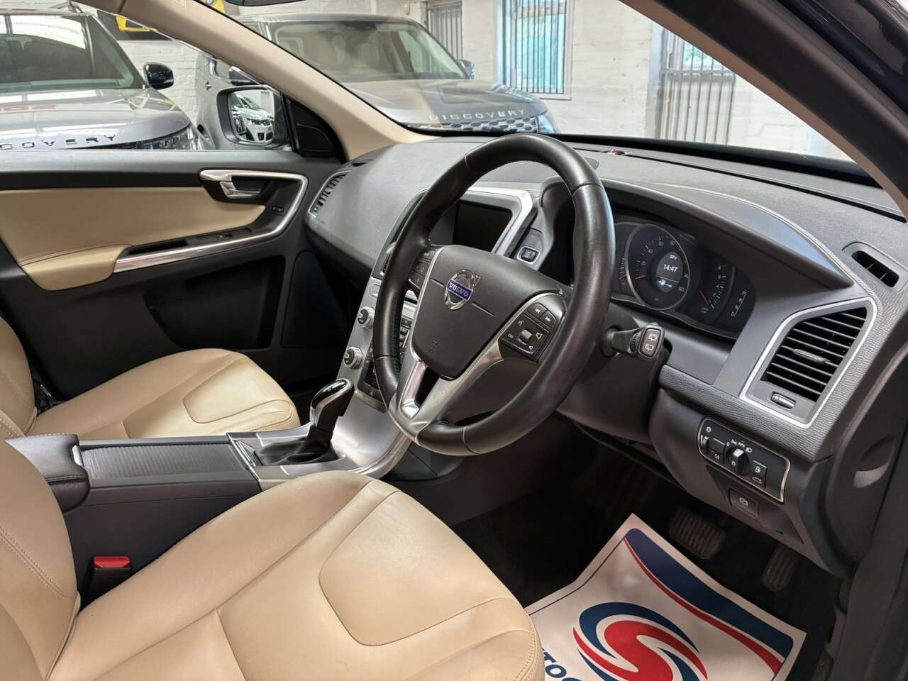 2017 VOLVO XC60 2017 VOLVO XC60