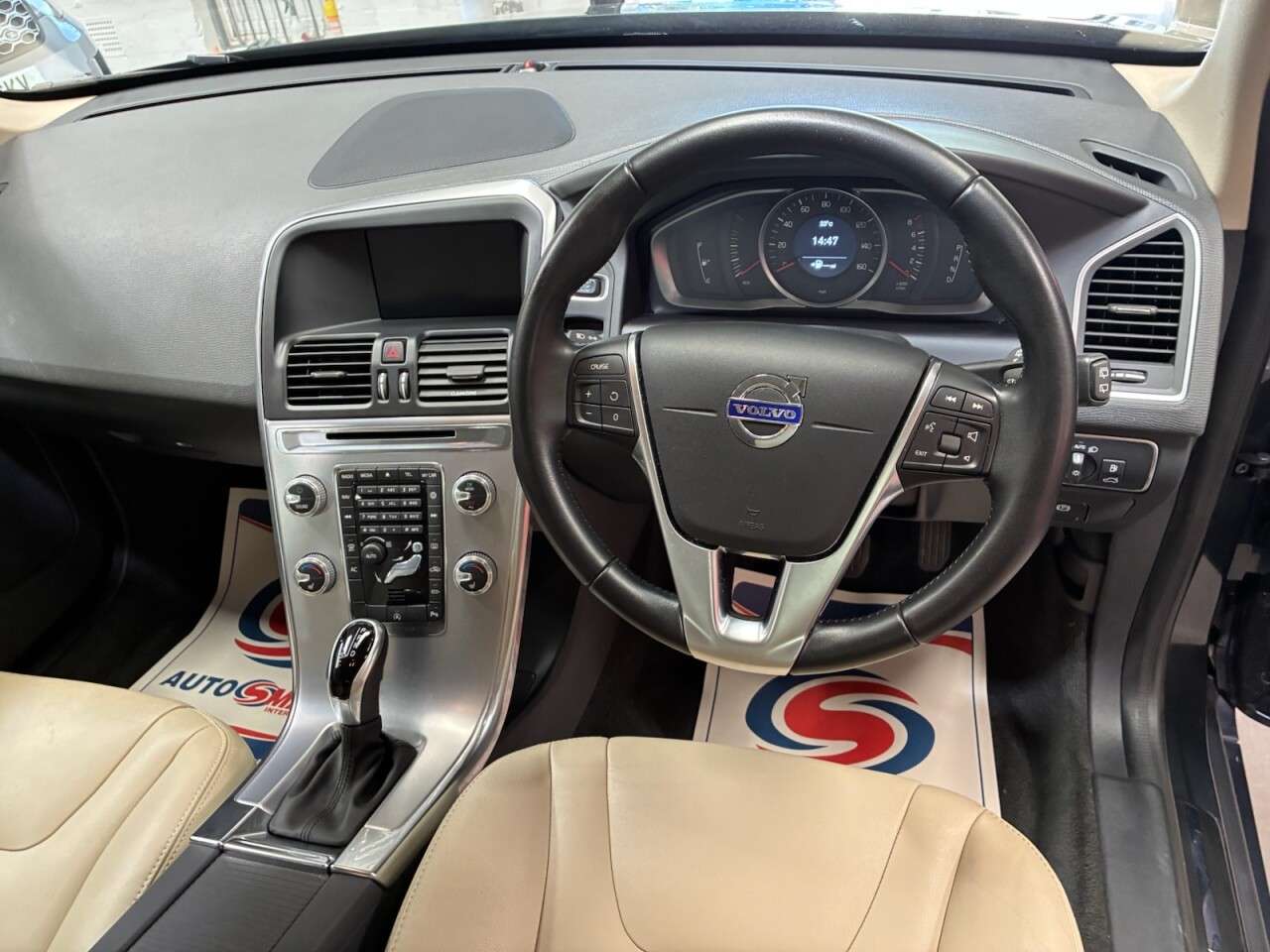 2017 VOLVO XC60 2017 VOLVO XC60