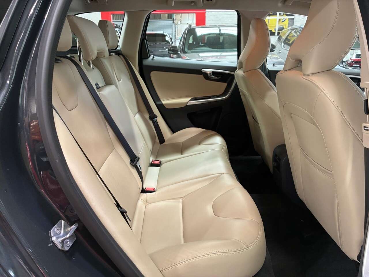 2017 VOLVO XC60 2017 VOLVO XC60