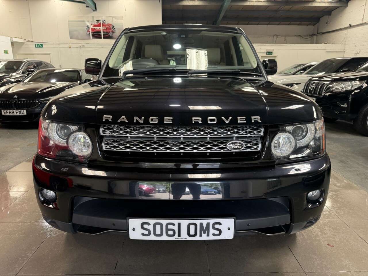 A 2011 LAND ROVER RANGE ROVER SPORT 3.0 SD V6 HSE SUV 5dr Diesel Auto 4WD Euro 5 (255 bhp) A 2011 LAND ROVER RANGE ROVER SPORT 3.0 SD V6 HSE SUV 5dr Diesel Auto 4WD Euro 5 (255 bhp)