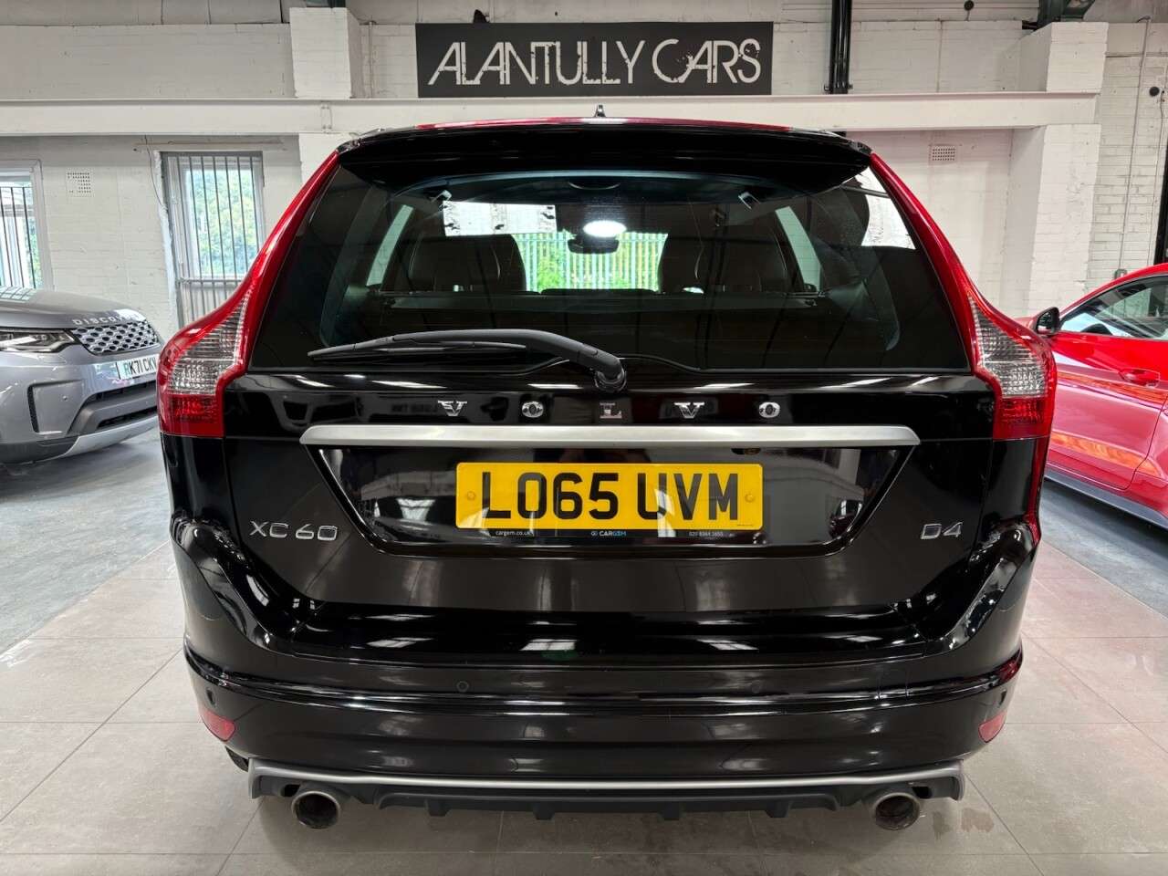 A 2015 VOLVO XC60 2.0 D4 R-Design Lux Nav SUV 5dr Diesel Auto Euro 6 (s/s) (190 ps) A 2015 VOLVO XC60 2.0 D4 R-Design Lux Nav SUV 5dr Diesel Auto Euro 6 (s/s) (190 ps)