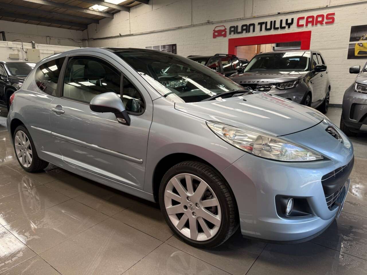 A 2011 PEUGEOT 207 1.6 VTi Allure Hatchback 3dr Petrol Manual Euro 5 (120 ps) A 2011 PEUGEOT 207 1.6 VTi Allure Hatchback 3dr Petrol Manual Euro 5 (120 ps)