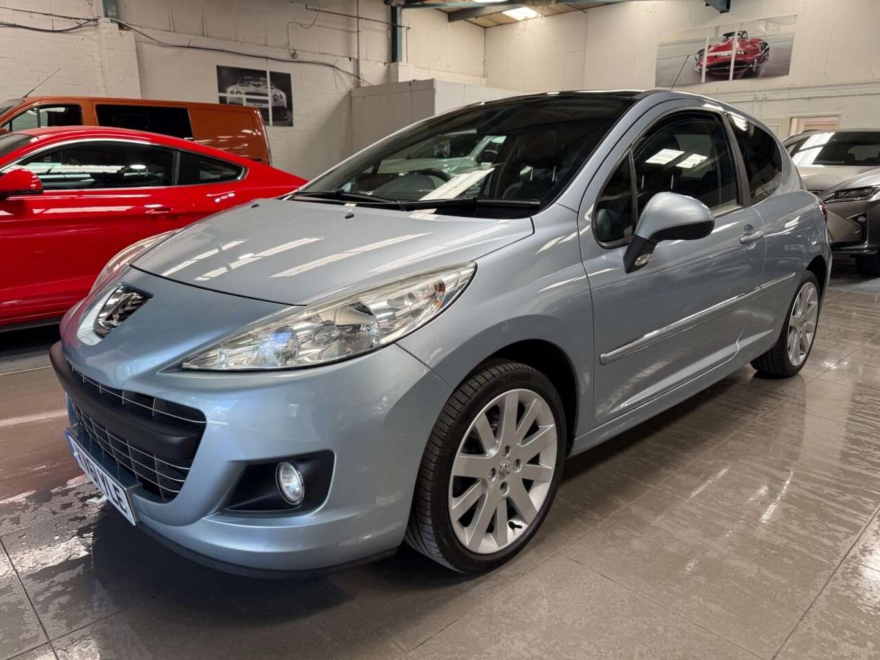 A 2011 PEUGEOT 207 1.6 VTi Allure Hatchback 3dr Petrol Manual Euro 5 (120 ps) A 2011 PEUGEOT 207 1.6 VTi Allure Hatchback 3dr Petrol Manual Euro 5 (120 ps)