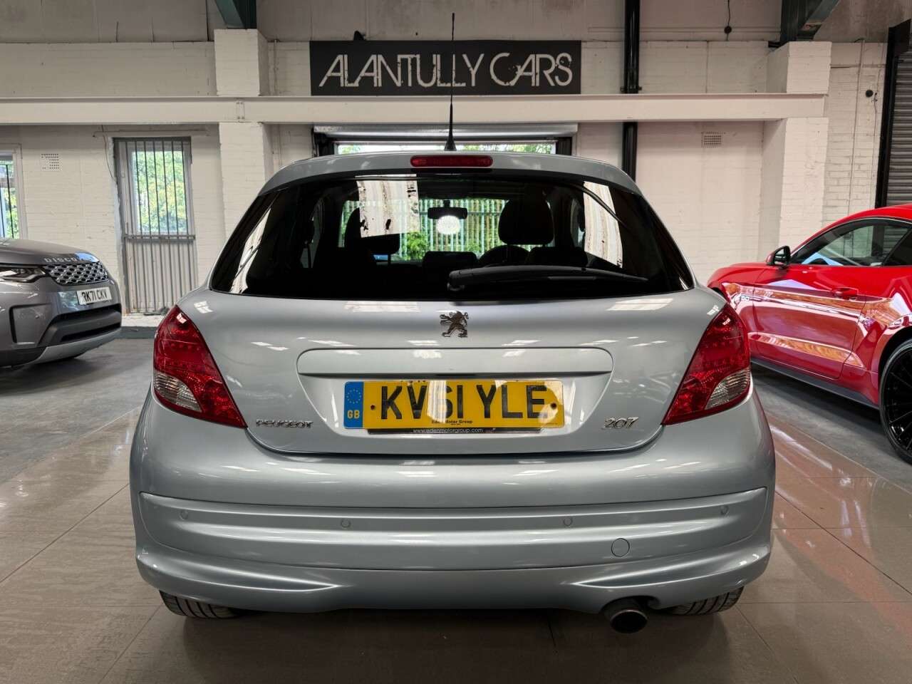 A 2011 PEUGEOT 207 1.6 VTi Allure Hatchback 3dr Petrol Manual Euro 5 (120 ps) A 2011 PEUGEOT 207 1.6 VTi Allure Hatchback 3dr Petrol Manual Euro 5 (120 ps)