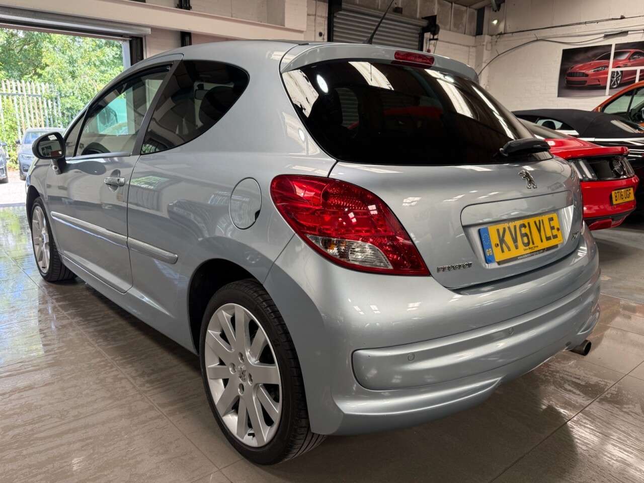 2011 PEUGEOT 207 2011 PEUGEOT 207