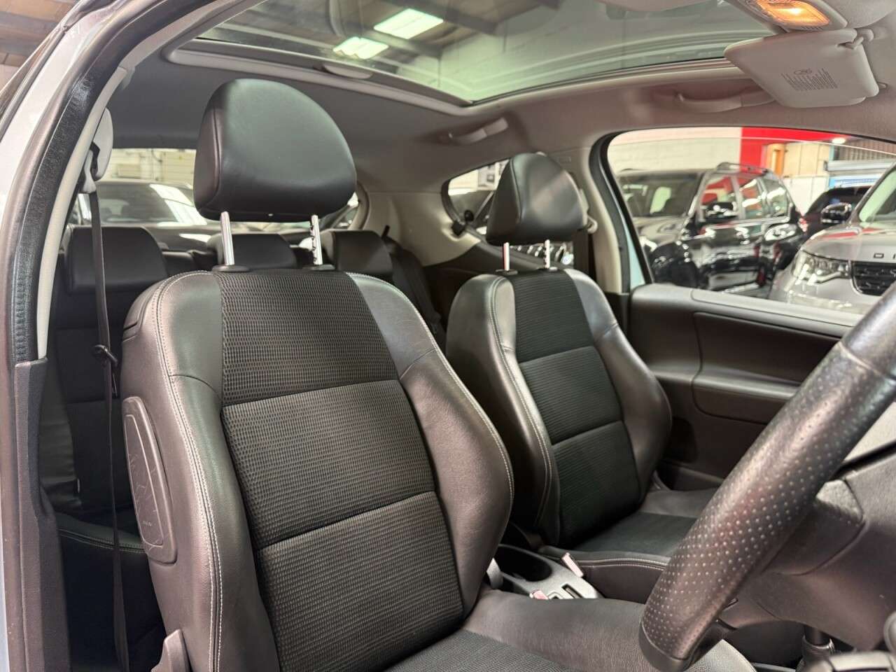 2011 PEUGEOT 207 2011 PEUGEOT 207