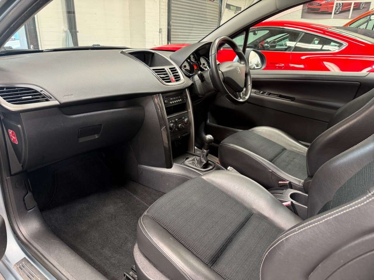 2011 PEUGEOT 207 2011 PEUGEOT 207