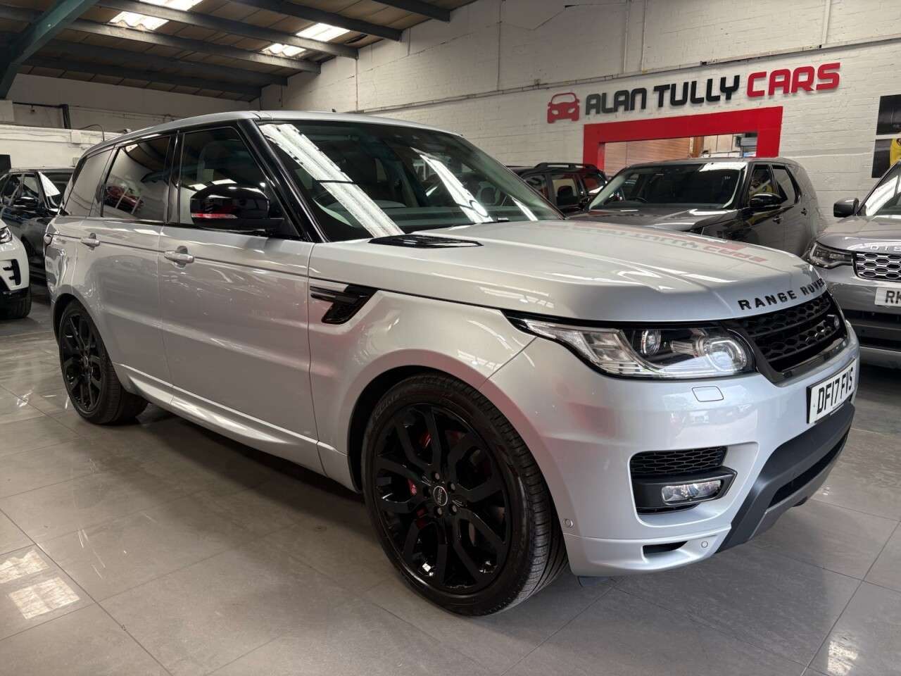 A 2017 LAND ROVER RANGE ROVER SPORT 3.0h SDV6 Autobiography Dynamic SUV 5dr Diesel Hybrid Auto 4WD Euro 6 (s/s) A 2017 LAND ROVER RANGE ROVER SPORT 3.0h SDV6 Autobiography Dynamic SUV 5dr Diesel Hybrid Auto 4WD Euro 6 (s/s)