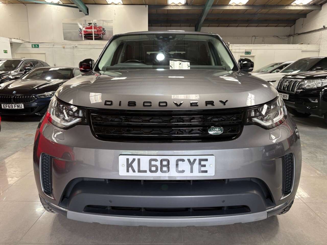 A 2019 LAND ROVER DISCOVERY 3.0 SD V6 HSE SUV 5dr Diesel Auto 4WD Euro 6 (s/s) (306 ps) A 2019 LAND ROVER DISCOVERY 3.0 SD V6 HSE SUV 5dr Diesel Auto 4WD Euro 6 (s/s) (306 ps)