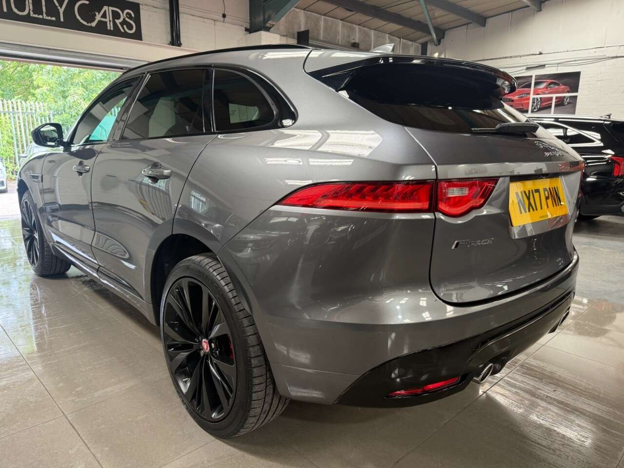 2017 JAGUAR F-PACE 2017 JAGUAR F-PACE