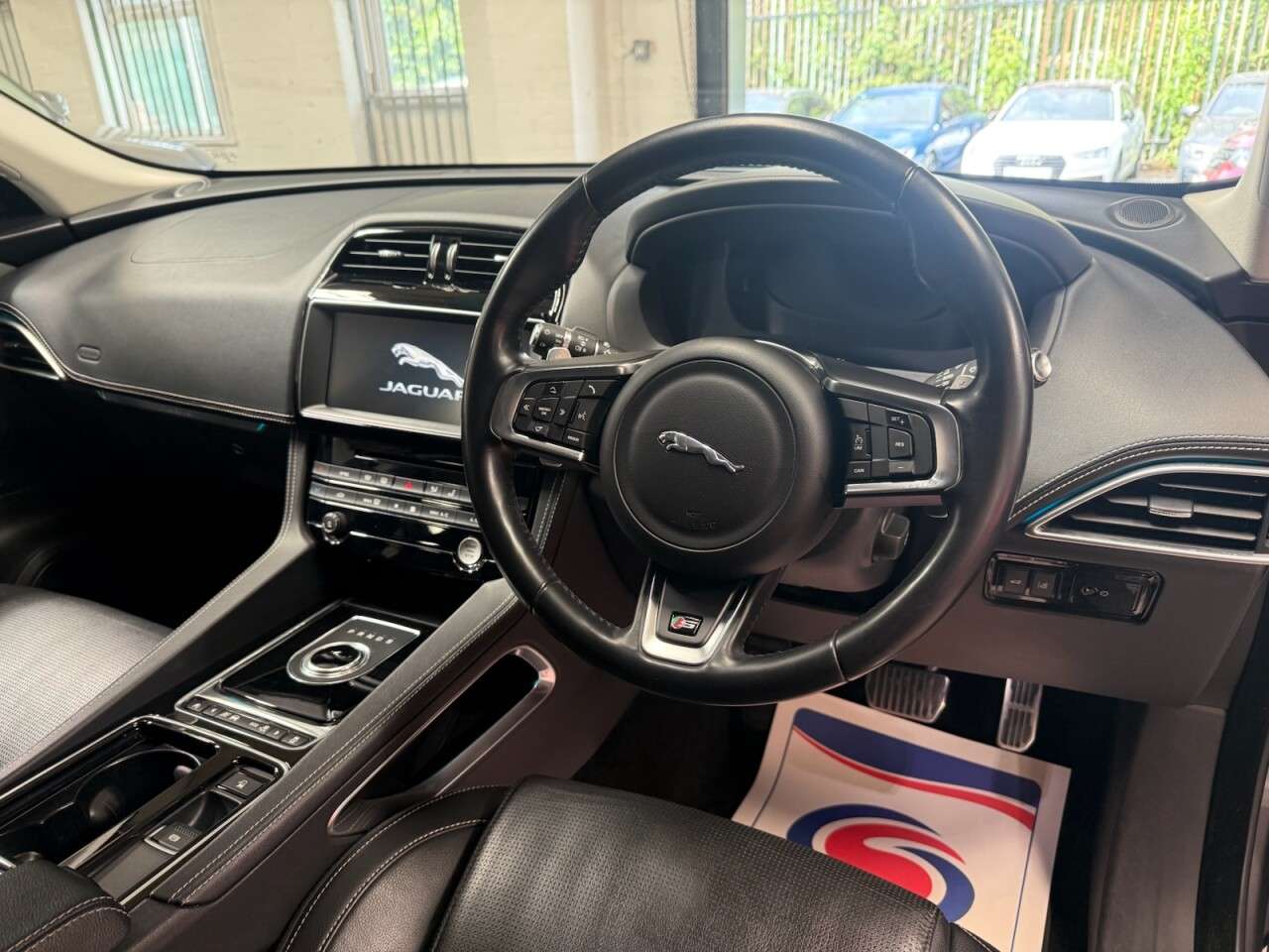 2017 JAGUAR F-PACE 2017 JAGUAR F-PACE