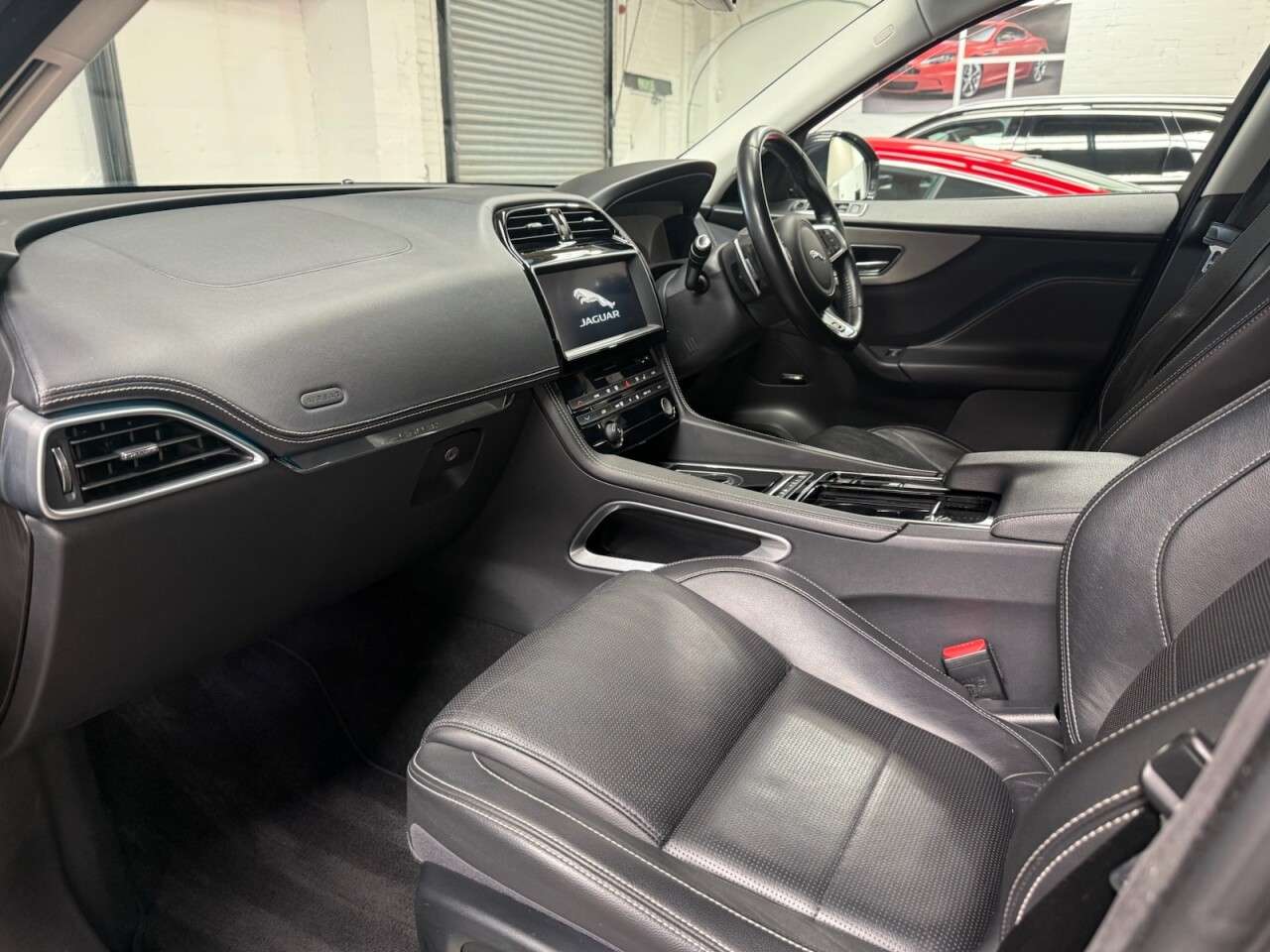 2017 JAGUAR F-PACE 2017 JAGUAR F-PACE