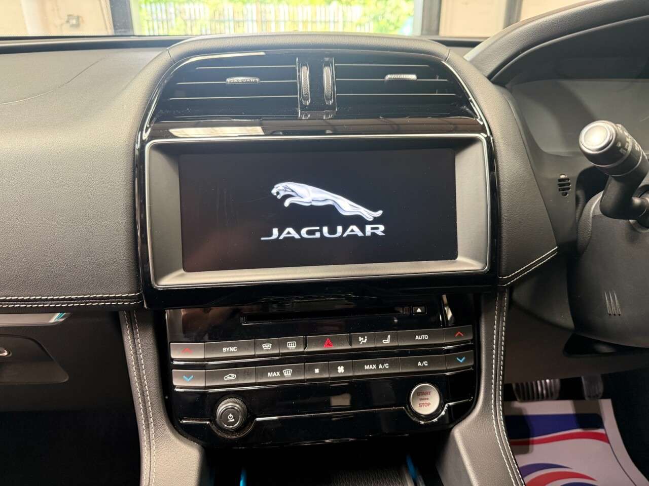 2017 JAGUAR F-PACE 2017 JAGUAR F-PACE