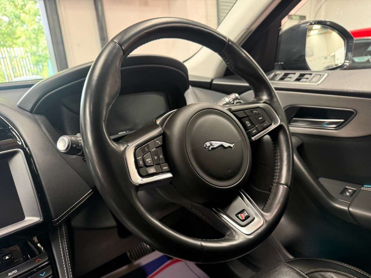 2017 JAGUAR F-PACE 2017 JAGUAR F-PACE