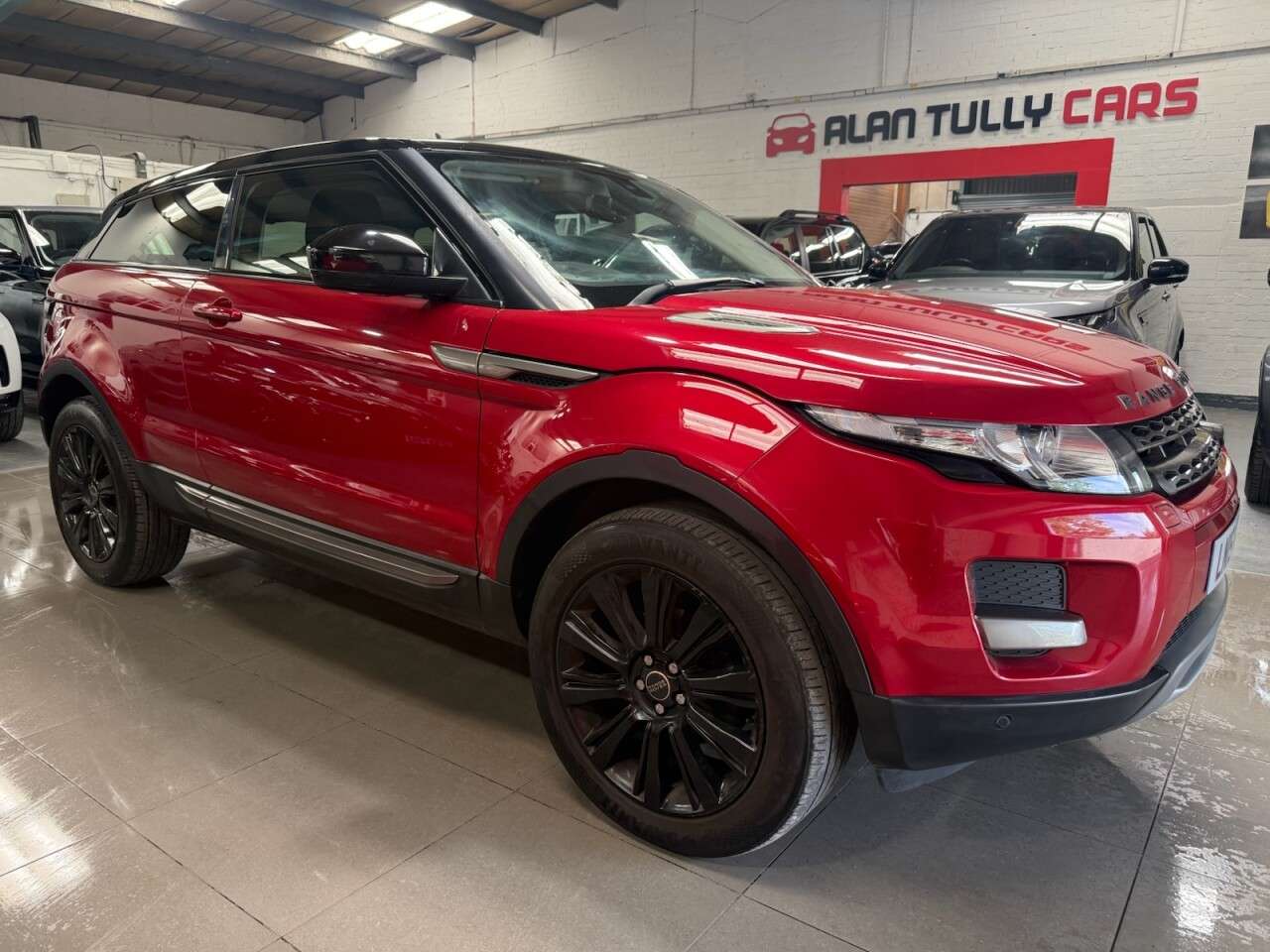 A 2015 LAND ROVER RANGE ROVER EVOQUE SD4 PURE TECH A 2015 LAND ROVER RANGE ROVER EVOQUE SD4 PURE TECH
