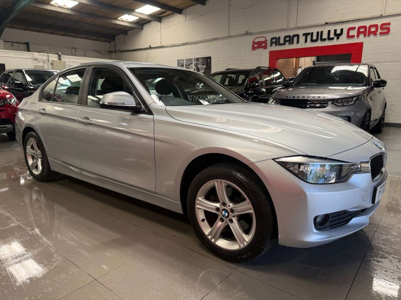 A 2012 BMW 3 SERIES 2.0 320d SE Saloon 4dr Diesel Auto Euro 5 (s/s) (184 ps) A 2012 BMW 3 SERIES 2.0 320d SE Saloon 4dr Diesel Auto Euro 5 (s/s) (184 ps)