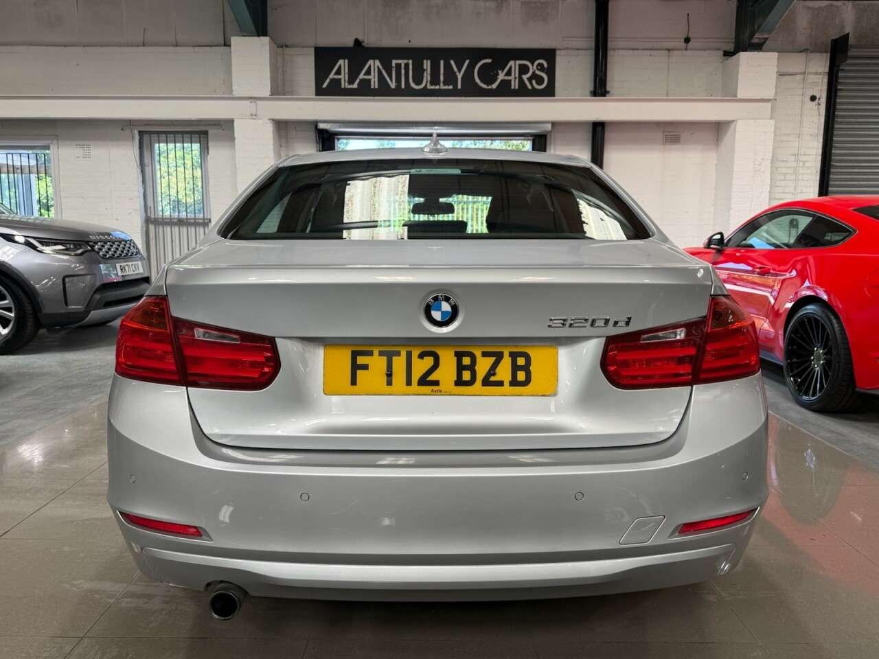 A 2012 BMW 3 SERIES 2.0 320d SE Saloon 4dr Diesel Auto Euro 5 (s/s) (184 ps) A 2012 BMW 3 SERIES 2.0 320d SE Saloon 4dr Diesel Auto Euro 5 (s/s) (184 ps)