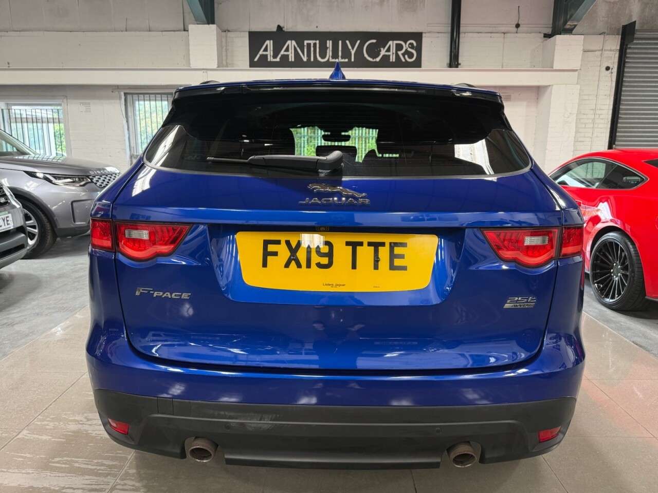 A 2019 JAGUAR F-PACE 2.0 P250i R-Sport SUV 5dr Petrol Auto AWD Euro 6 (s/s) (250 ps) A 2019 JAGUAR F-PACE 2.0 P250i R-Sport SUV 5dr Petrol Auto AWD Euro 6 (s/s) (250 ps)