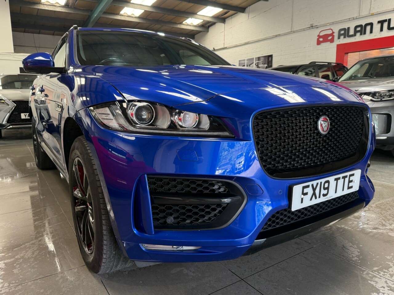 2019 JAGUAR F-PACE 2019 JAGUAR F-PACE