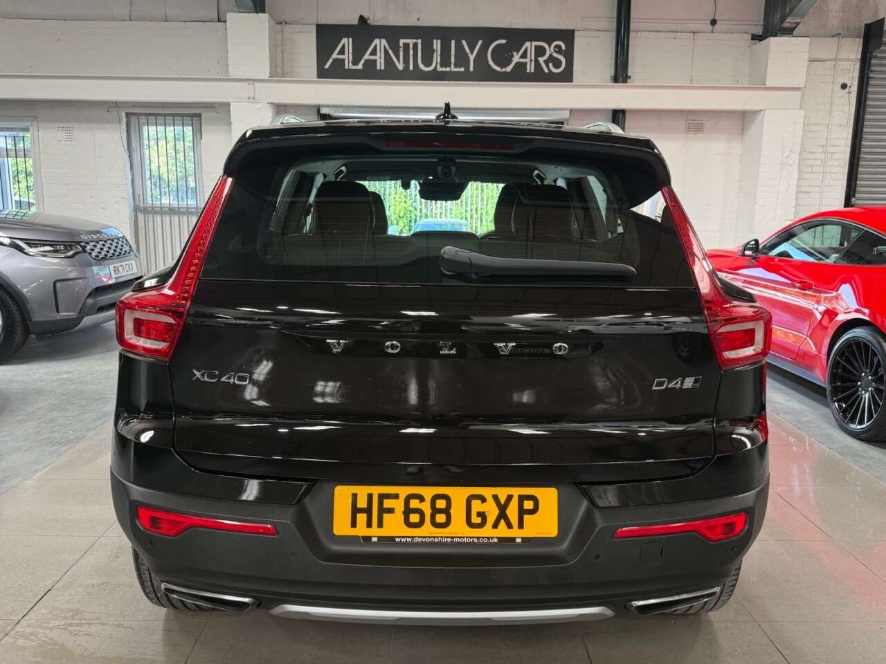 A 2018 VOLVO XC40 2.0 D4 Inscription SUV 5dr Diesel Auto AWD Euro 6 (s/s) (190 ps) A 2018 VOLVO XC40 2.0 D4 Inscription SUV 5dr Diesel Auto AWD Euro 6 (s/s) (190 ps)