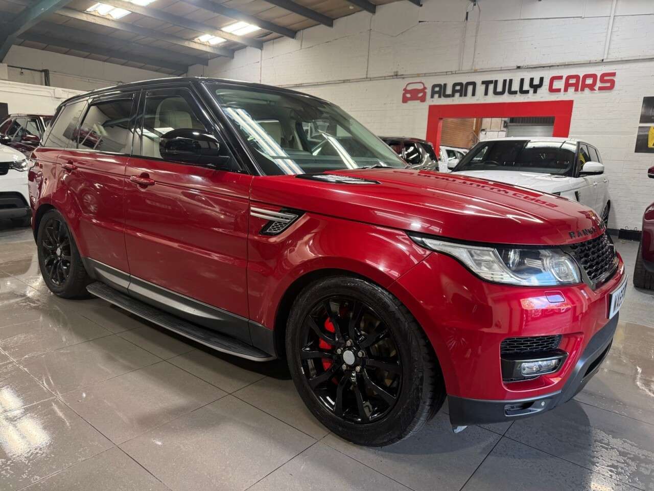 A 2015 LAND ROVER RANGE ROVER SPORT 3.0 SD V6 HSE SUV 5dr Diesel Auto 4WD Euro 6 (s/s) (306 ps) A 2015 LAND ROVER RANGE ROVER SPORT 3.0 SD V6 HSE SUV 5dr Diesel Auto 4WD Euro 6 (s/s) (306 ps)