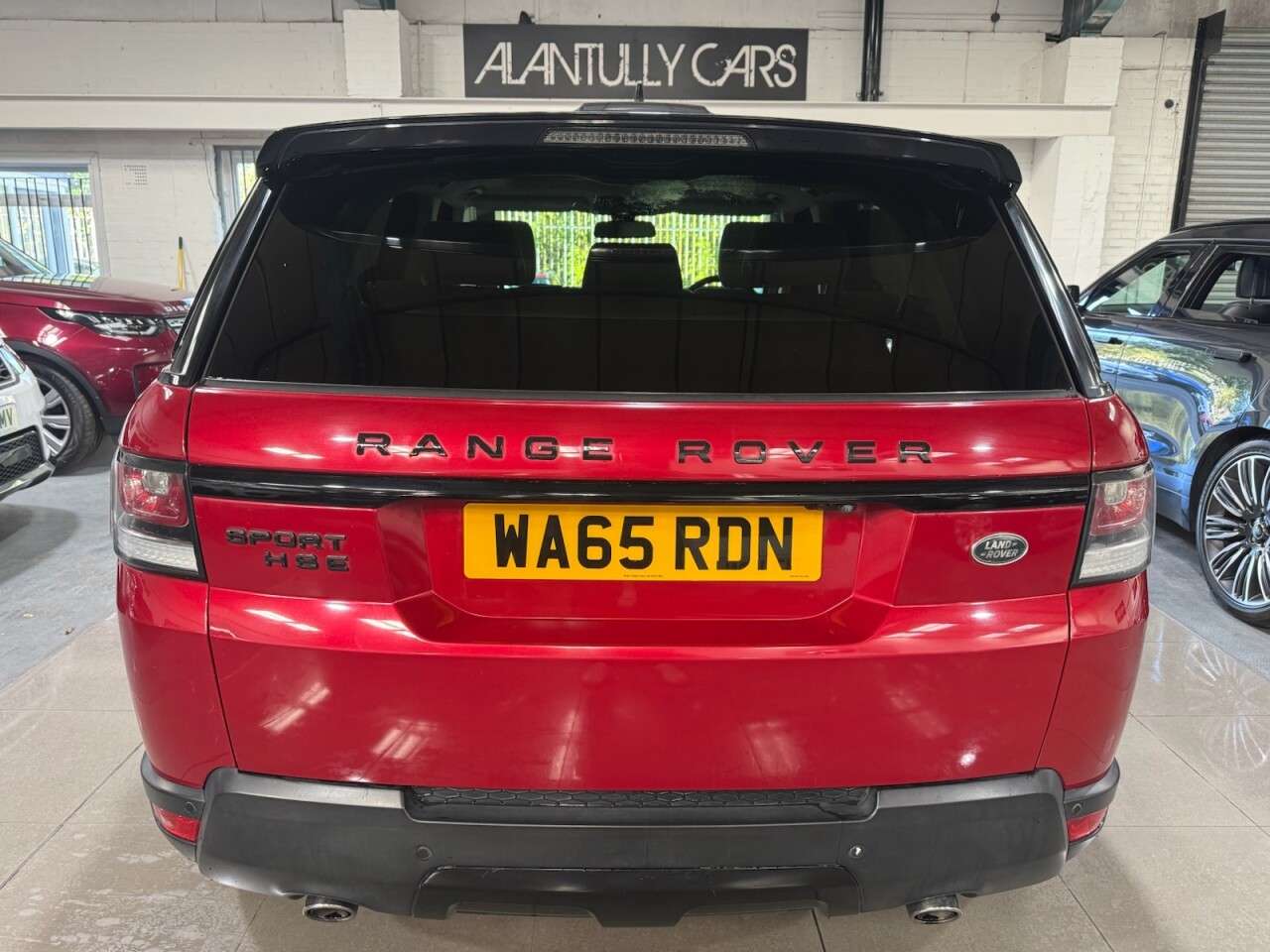 A 2015 LAND ROVER RANGE ROVER SPORT 3.0 SD V6 HSE SUV 5dr Diesel Auto 4WD Euro 6 (s/s) (306 ps) A 2015 LAND ROVER RANGE ROVER SPORT 3.0 SD V6 HSE SUV 5dr Diesel Auto 4WD Euro 6 (s/s) (306 ps)