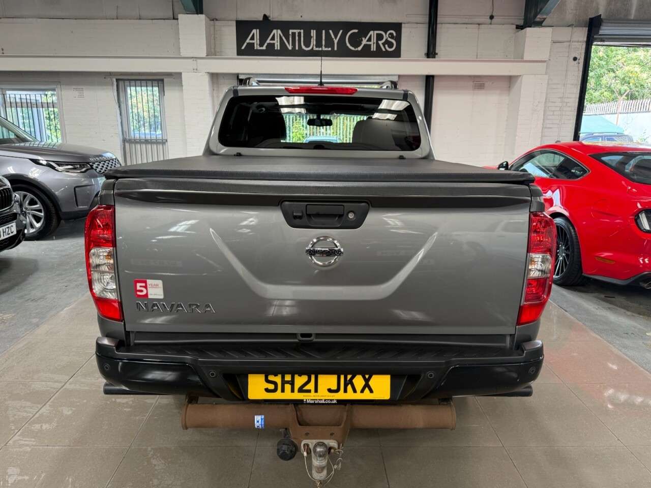 A 2021 NISSAN NAVARA 2.3 dCi N-Guard Pickup Double Cab 4dr Diesel Manual 4WD Euro 6 (s/s) (190 p A 2021 NISSAN NAVARA 2.3 dCi N-Guard Pickup Double Cab 4dr Diesel Manual 4WD Euro 6 (s/s) (190 p