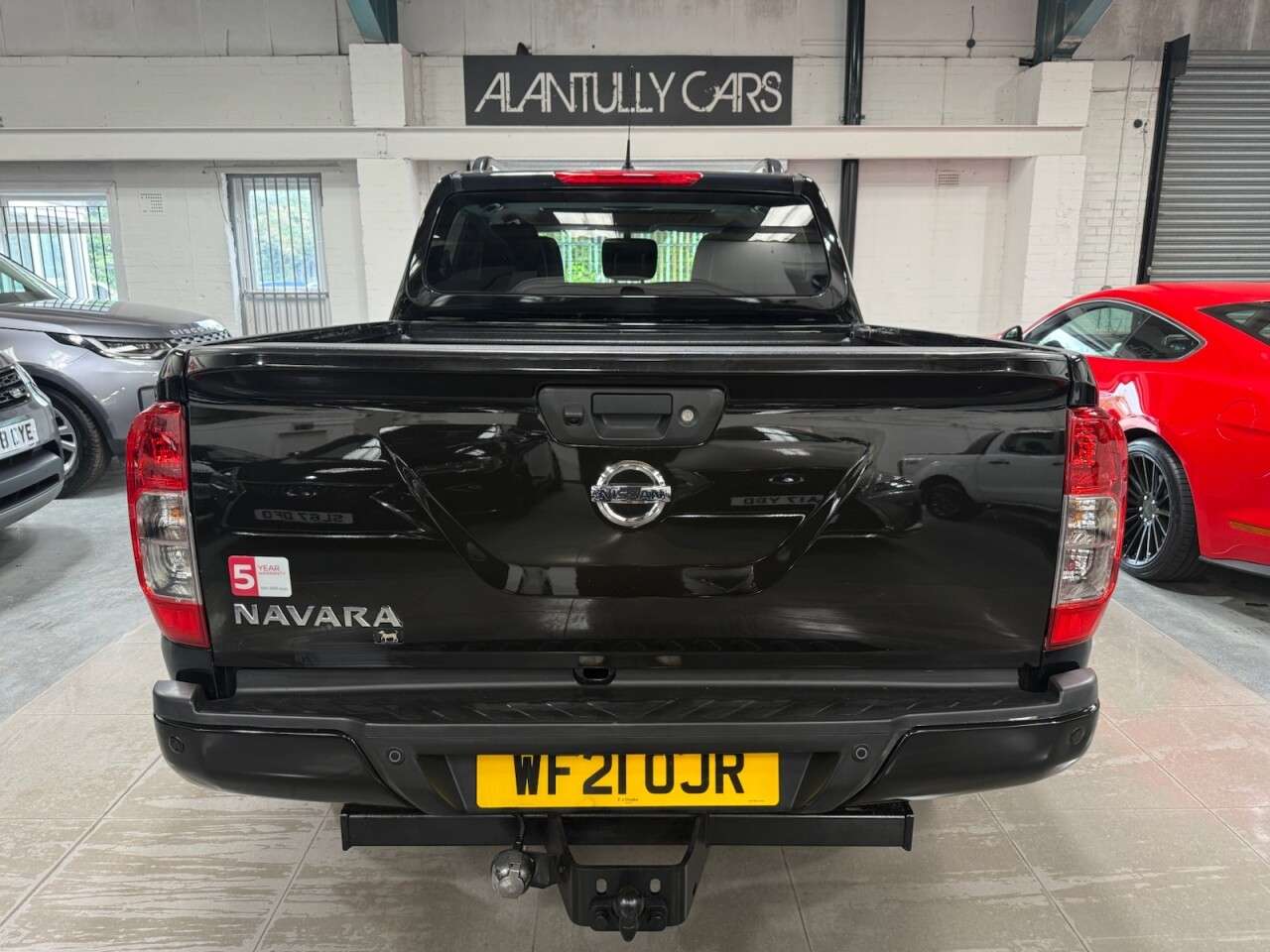 A 2021 NISSAN NAVARA 2.3 dCi N-Guard Pickup Double Cab 4dr Diesel Auto 4WD Euro 6 (190 ps) A 2021 NISSAN NAVARA 2.3 dCi N-Guard Pickup Double Cab 4dr Diesel Auto 4WD Euro 6 (190 ps)