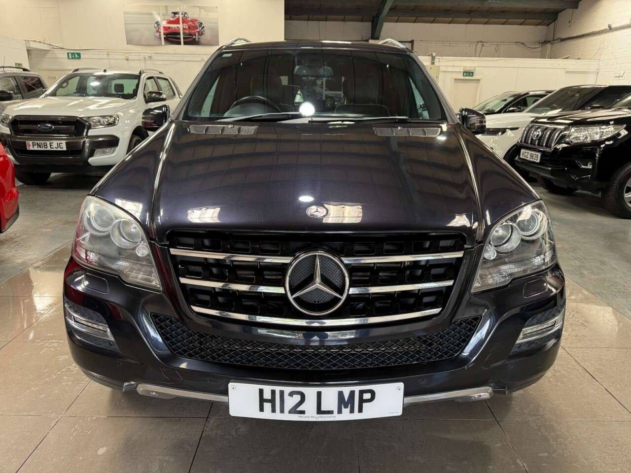A 2011 MERCEDES-BENZ M CLASS 3.0 ML300 CDI V6 BlueEfficiency Grand Edition SUV 5dr Diesel G-Tronic 4WD E A 2011 MERCEDES-BENZ M CLASS 3.0 ML300 CDI V6 BlueEfficiency Grand Edition SUV 5dr Diesel G-Tronic 4WD E