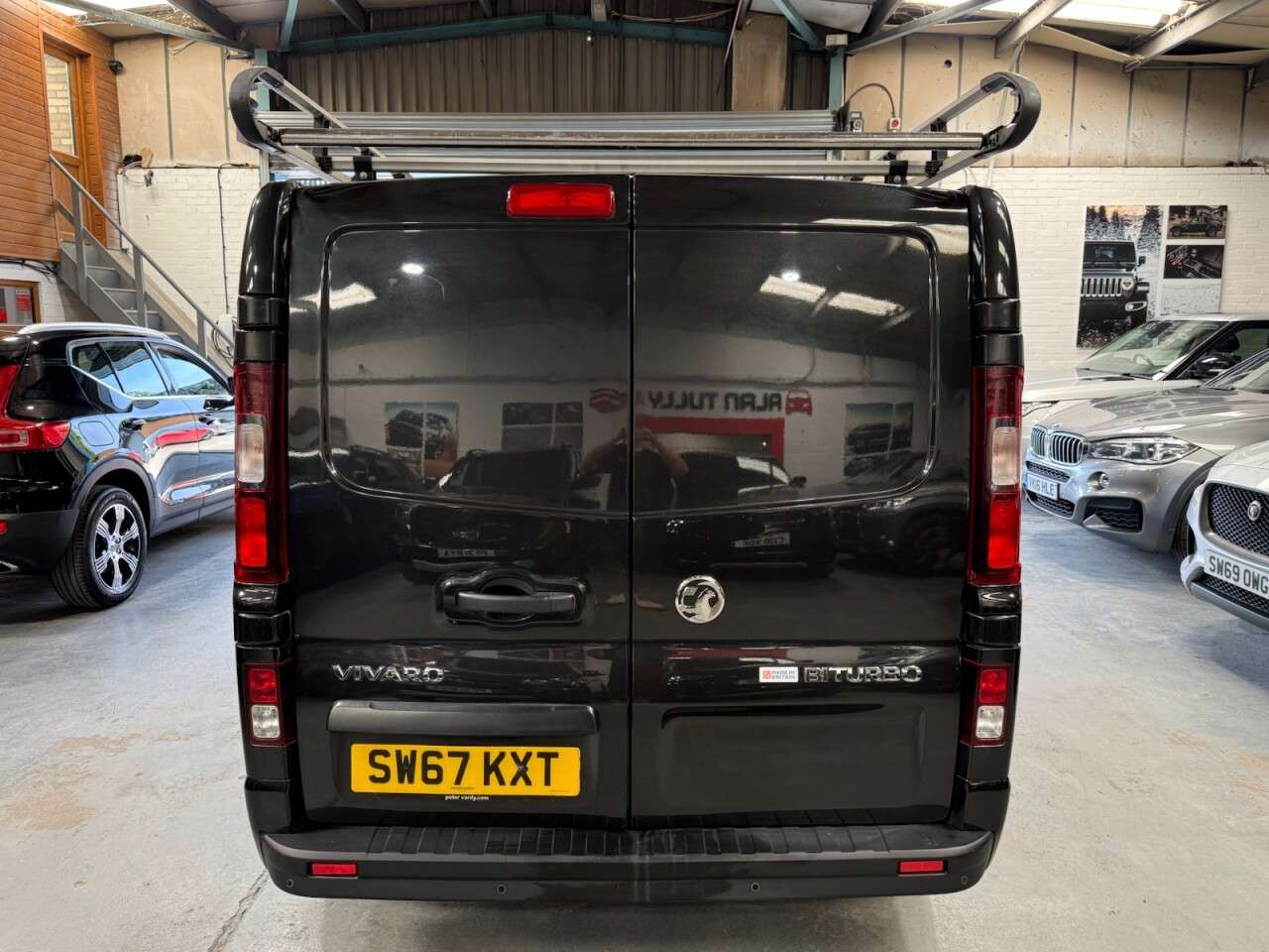 A 2017 VAUXHALL VIVARO 1.6 CDTi 2700 BiTurbo ecoTEC Limited Edition Nav Panel Van 5dr Diesel Manua A 2017 VAUXHALL VIVARO 1.6 CDTi 2700 BiTurbo ecoTEC Limited Edition Nav Panel Van 5dr Diesel Manua