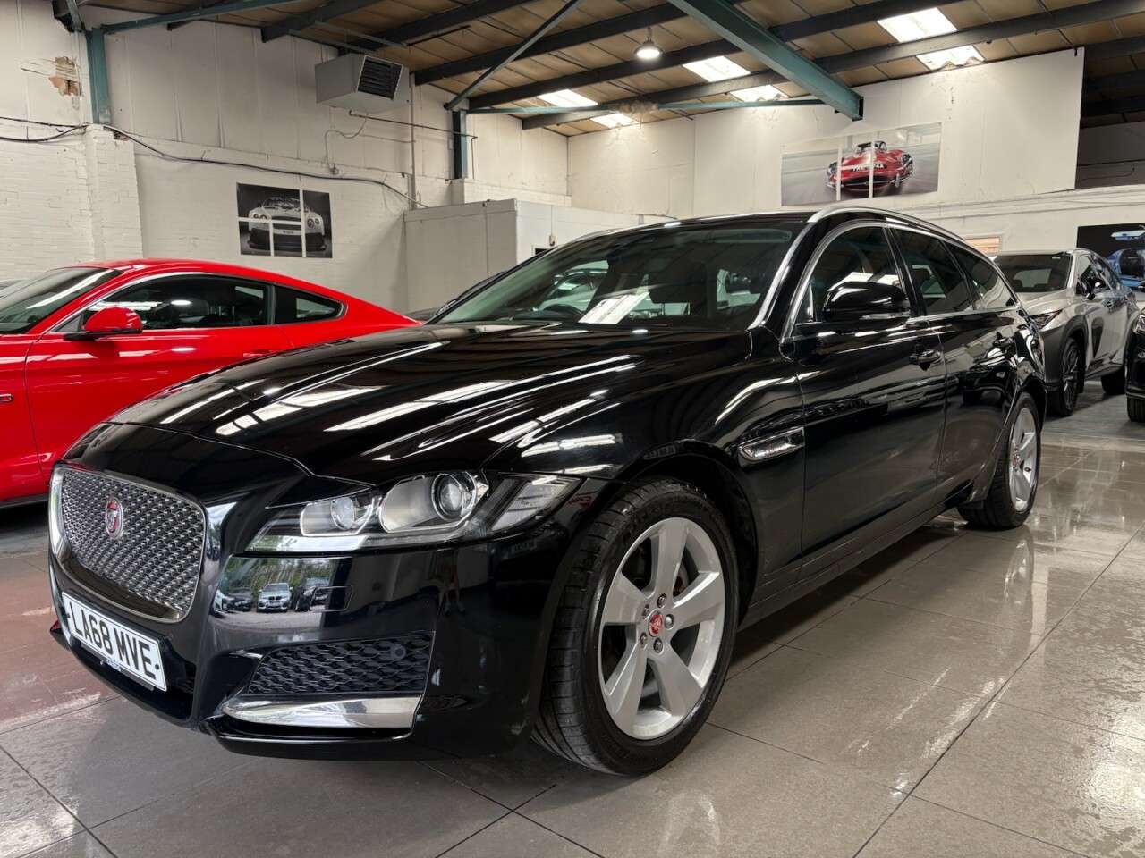 A 2019 JAGUAR XF 2.0i Portfolio GPF Sportbrake 5dr Petrol Auto Euro 6 (s/s) (250 ps) A 2019 JAGUAR XF 2.0i Portfolio GPF Sportbrake 5dr Petrol Auto Euro 6 (s/s) (250 ps)