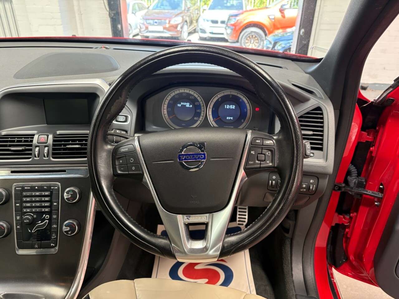 2013 VOLVO XC60 2013 VOLVO XC60