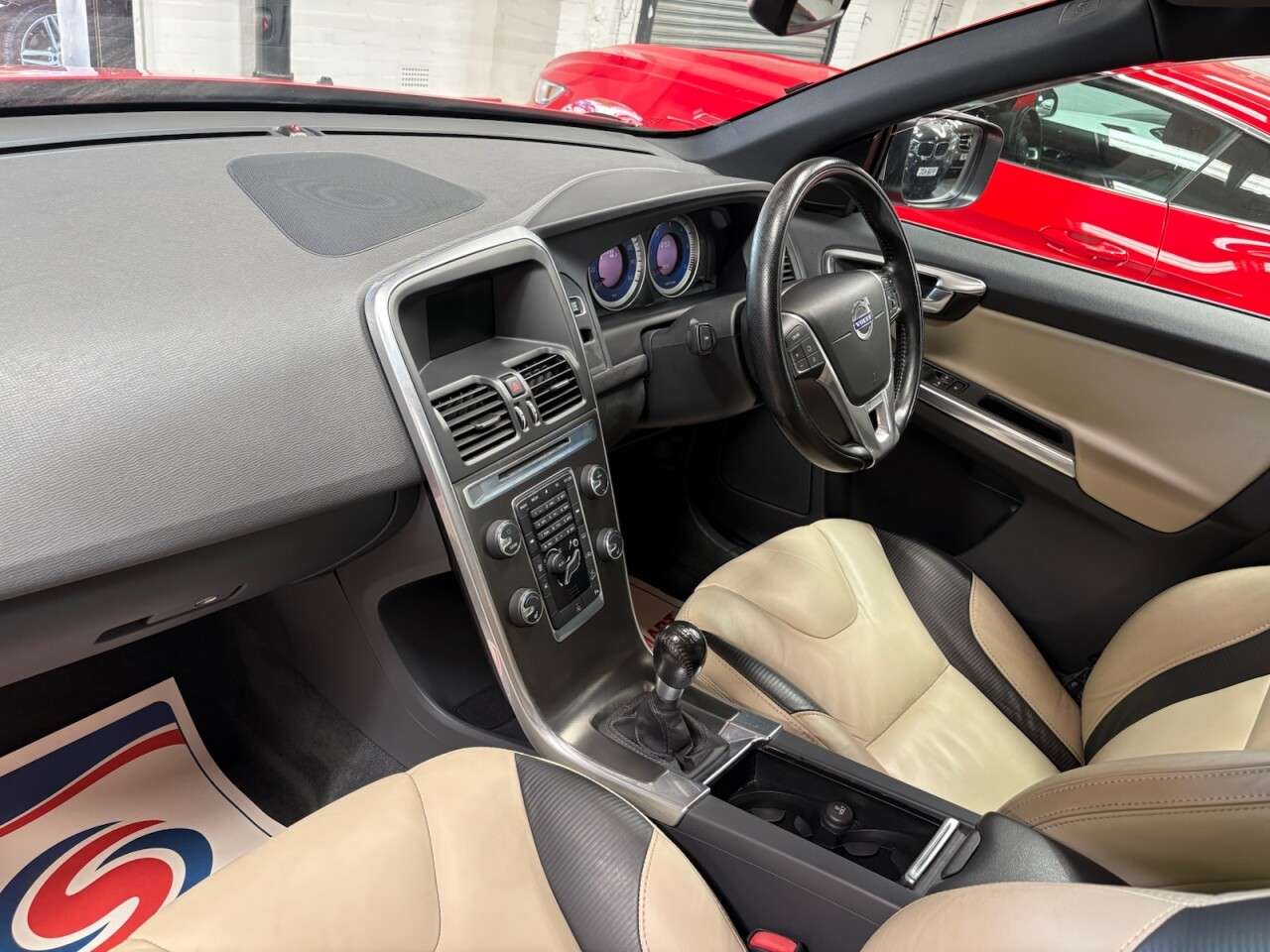 2013 VOLVO XC60 2013 VOLVO XC60