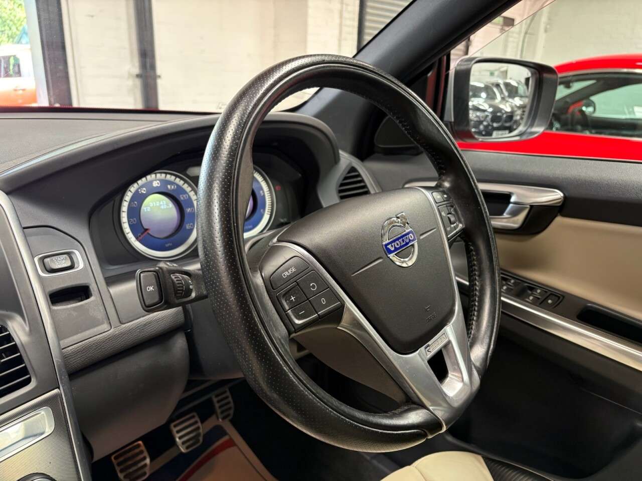 2013 VOLVO XC60 2013 VOLVO XC60