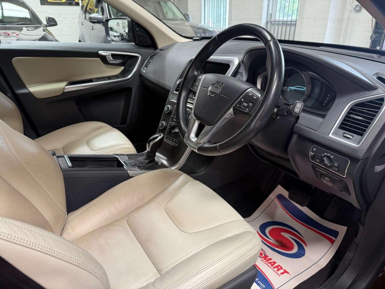 2013 VOLVO XC60 2013 VOLVO XC60