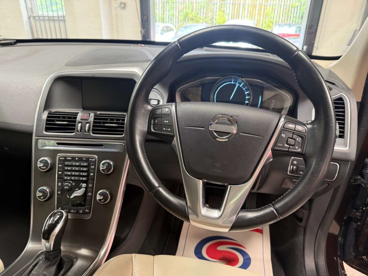 2013 VOLVO XC60 2013 VOLVO XC60