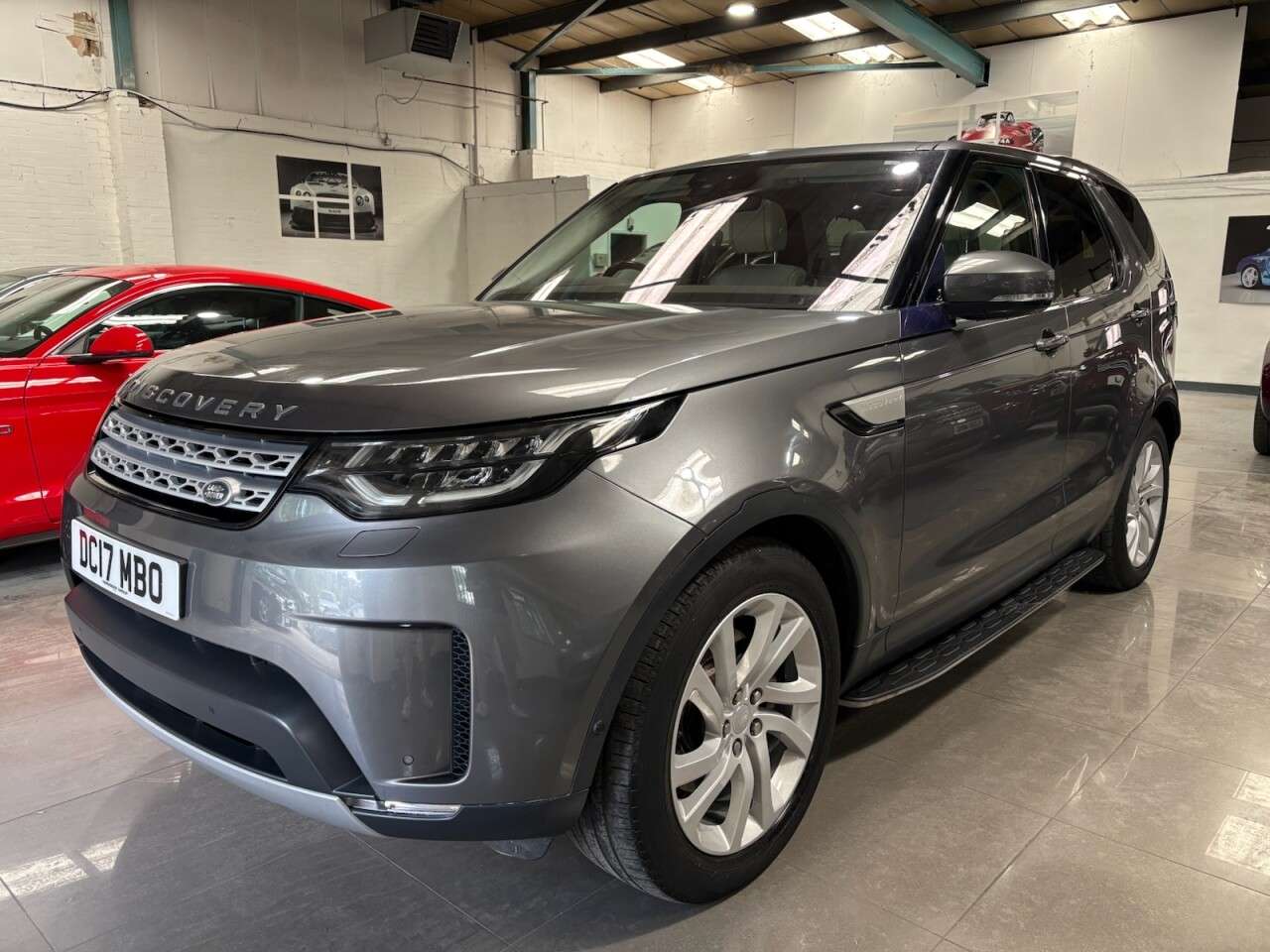 A 2017 LAND ROVER DISCOVERY 3.0 TD V6 HSE SUV 5dr Diesel Auto 4WD Euro 6 (s/s) (258 ps) A 2017 LAND ROVER DISCOVERY 3.0 TD V6 HSE SUV 5dr Diesel Auto 4WD Euro 6 (s/s) (258 ps)