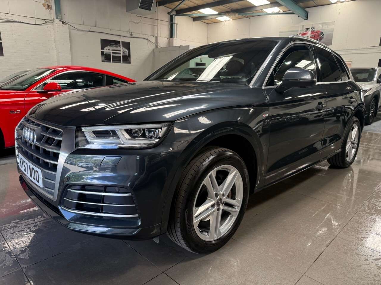A 2017 AUDI Q5 2.0 TFSI S line SUV 5dr Petrol S Tronic quattro Euro 6 (s/s) (252 ps) A 2017 AUDI Q5 2.0 TFSI S line SUV 5dr Petrol S Tronic quattro Euro 6 (s/s) (252 ps)