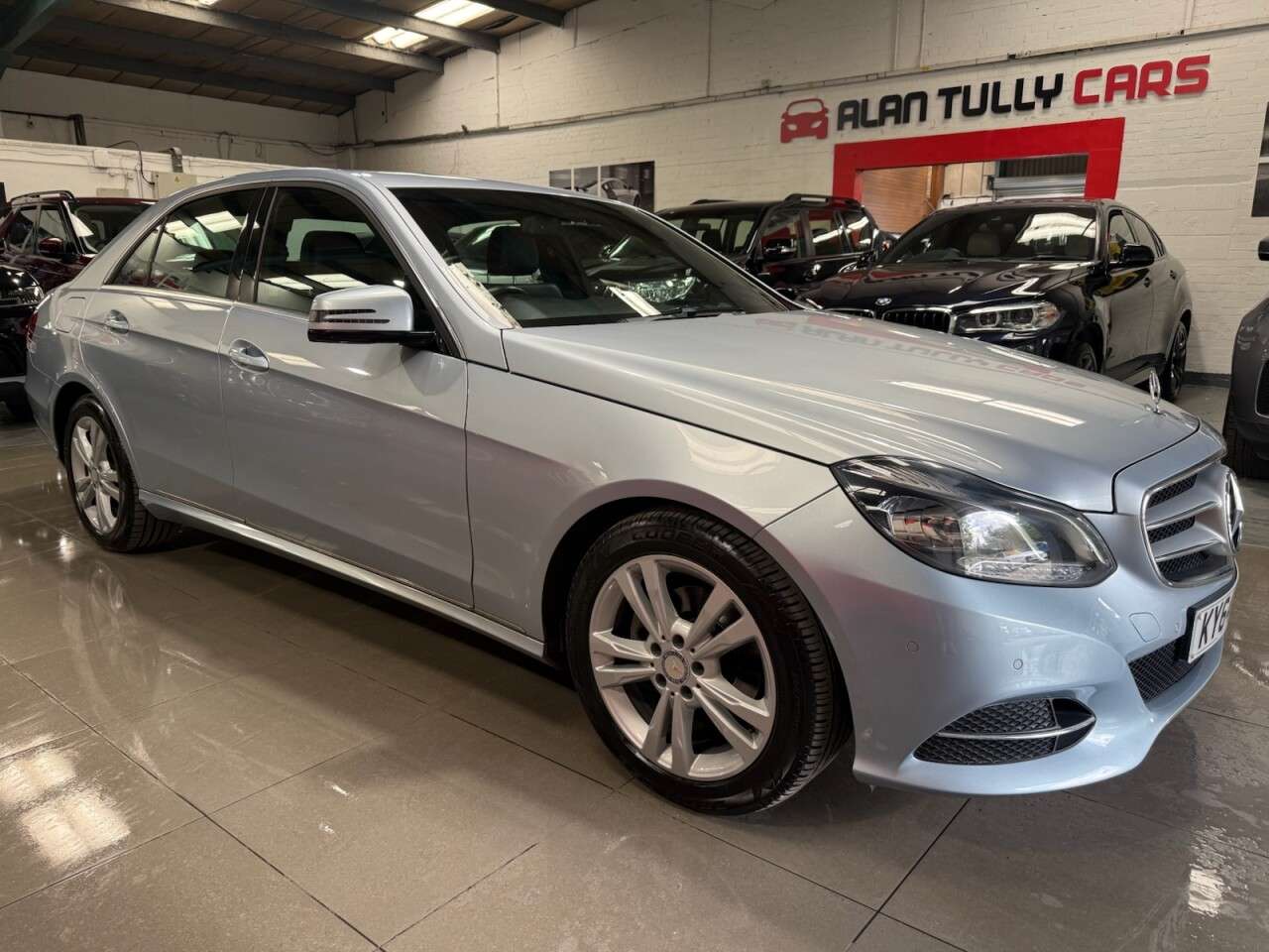 A 2014 MERCEDES-BENZ E-CLASS 2.1 E220 BlueTEC SE Saloon 4dr Diesel G-Tronic+ Euro 6 (s/s) (177 ps) A 2014 MERCEDES-BENZ E-CLASS 2.1 E220 BlueTEC SE Saloon 4dr Diesel G-Tronic+ Euro 6 (s/s) (177 ps)