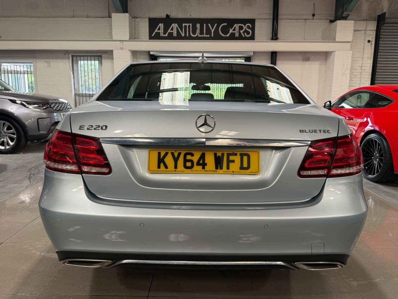 A 2014 MERCEDES-BENZ E-CLASS 2.1 E220 BlueTEC SE Saloon 4dr Diesel G-Tronic+ Euro 6 (s/s) (177 ps) A 2014 MERCEDES-BENZ E-CLASS 2.1 E220 BlueTEC SE Saloon 4dr Diesel G-Tronic+ Euro 6 (s/s) (177 ps)
