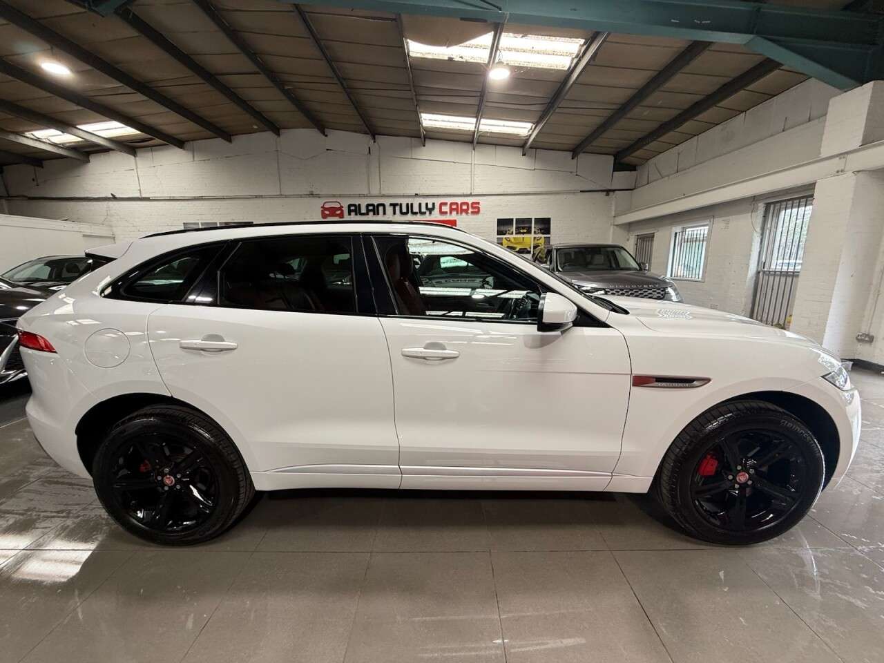 2018 JAGUAR F-PACE 2018 JAGUAR F-PACE