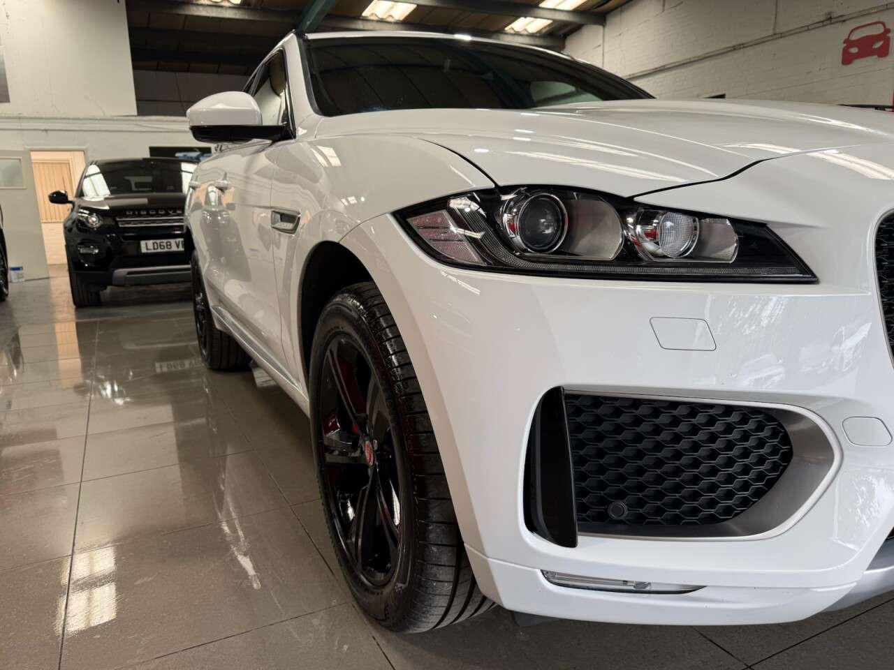 2018 JAGUAR F-PACE 2018 JAGUAR F-PACE