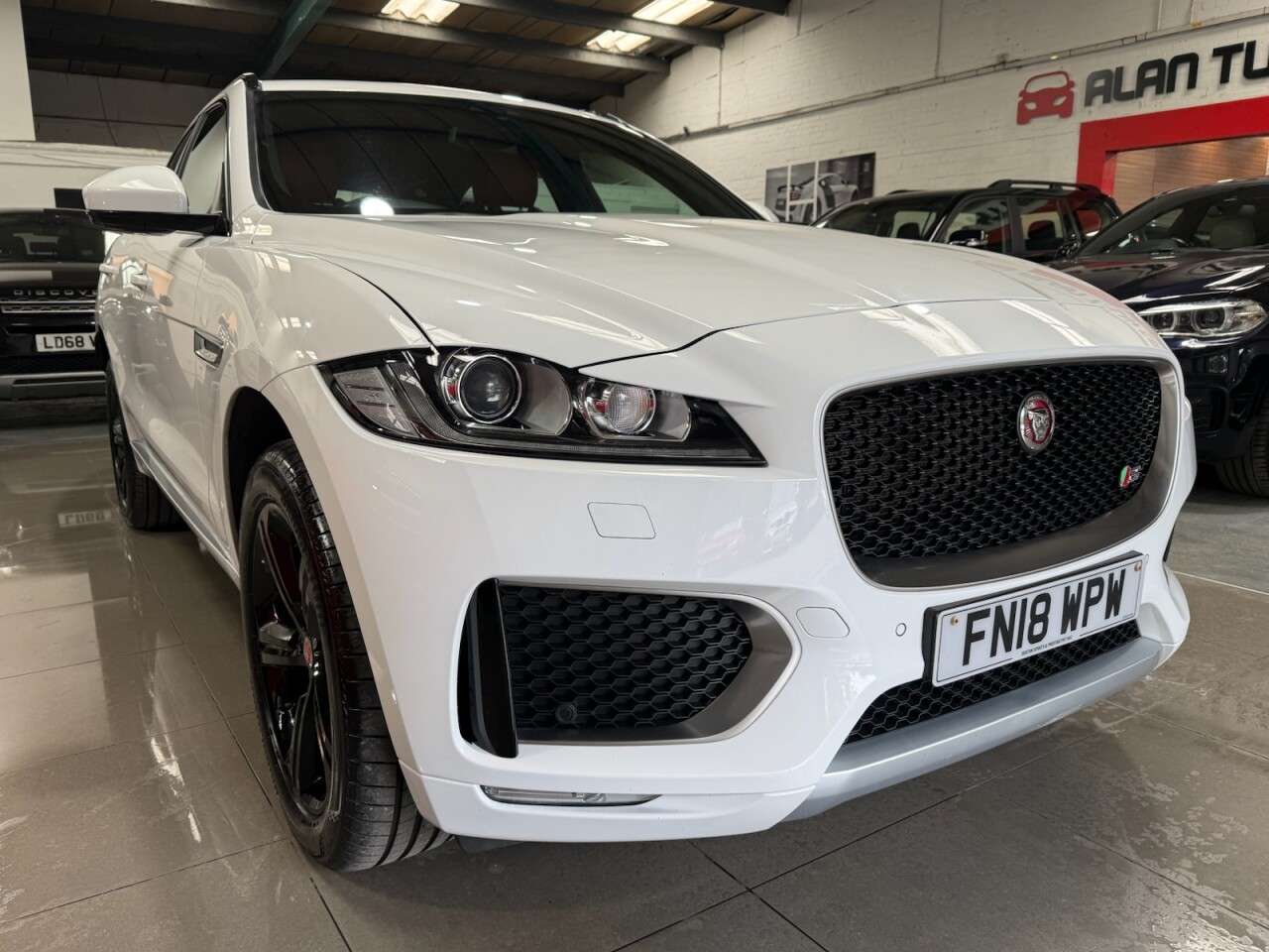 2018 JAGUAR F-PACE 2018 JAGUAR F-PACE