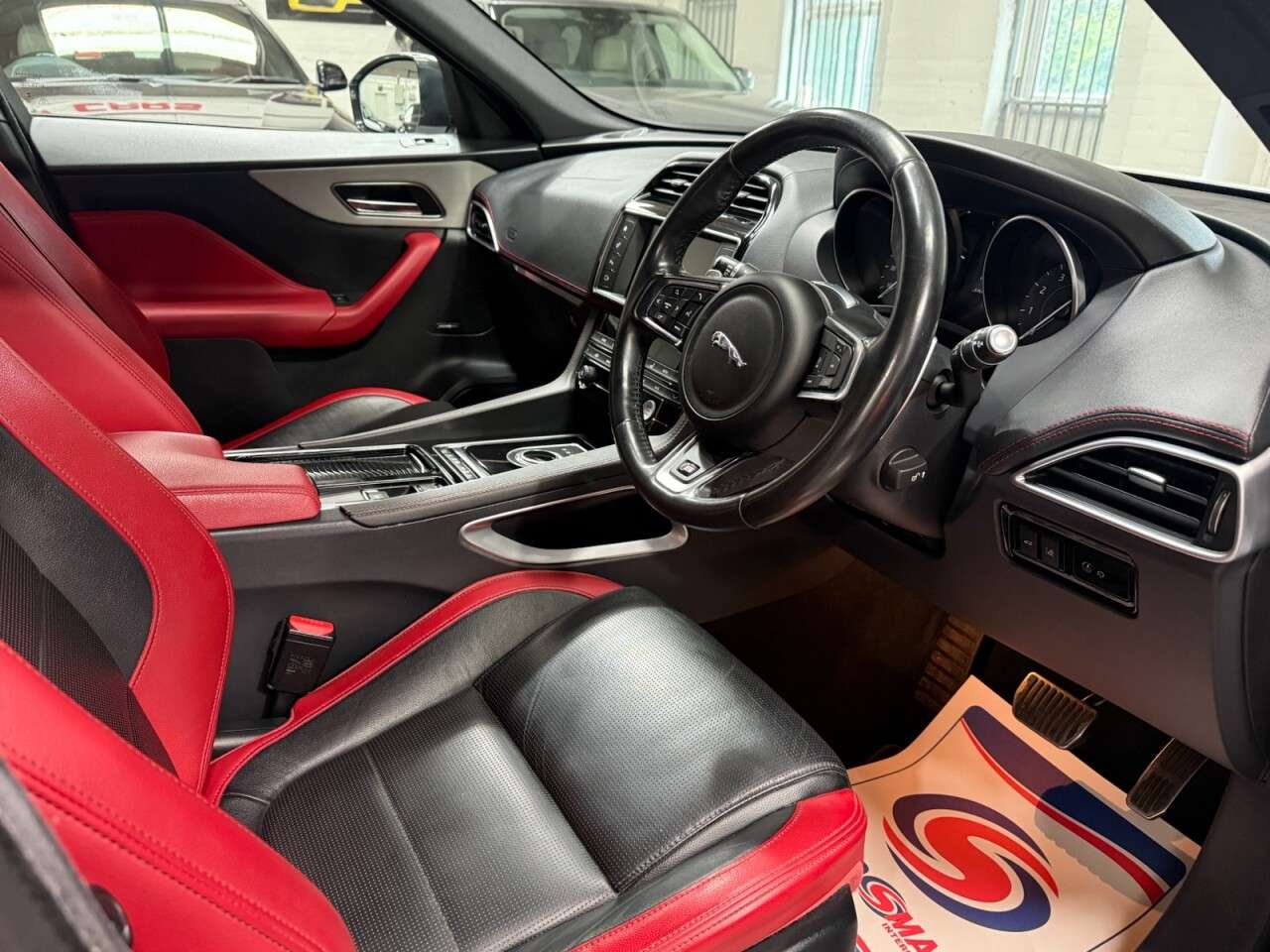 2018 JAGUAR F-PACE 2018 JAGUAR F-PACE