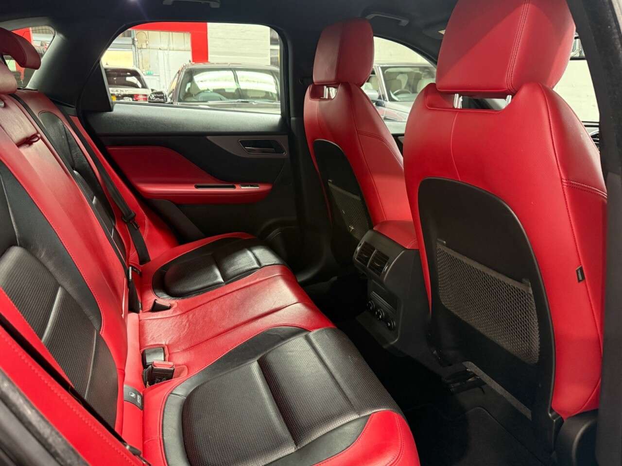 2018 JAGUAR F-PACE 2018 JAGUAR F-PACE